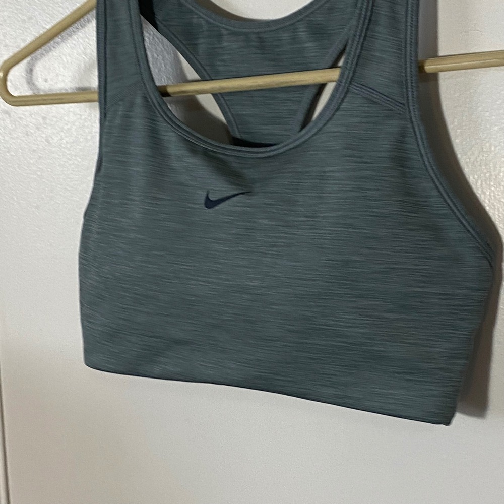 Nike Medium Sports Bra Gray‎ Racerback Medium Support Activewear - Picture 2 of 4